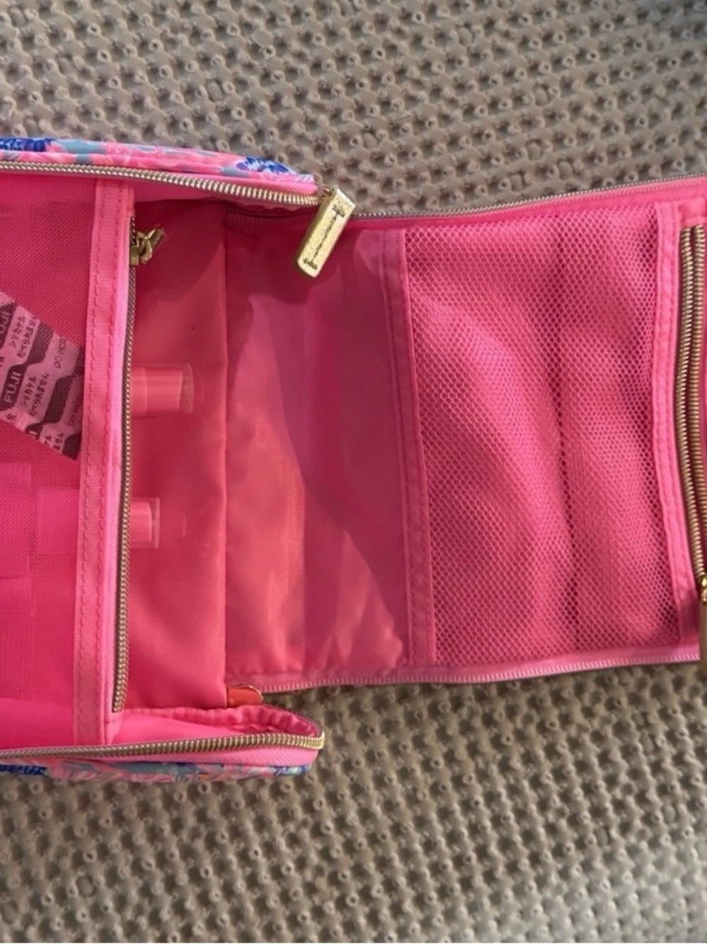 Lilly Pulitzer Travel Case Bag "Splendor In The Sand" 5 Containers Included; NEW - Picture 2 of 5